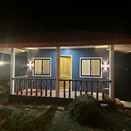Cris & Mar Homestay Burgos  外观 照片