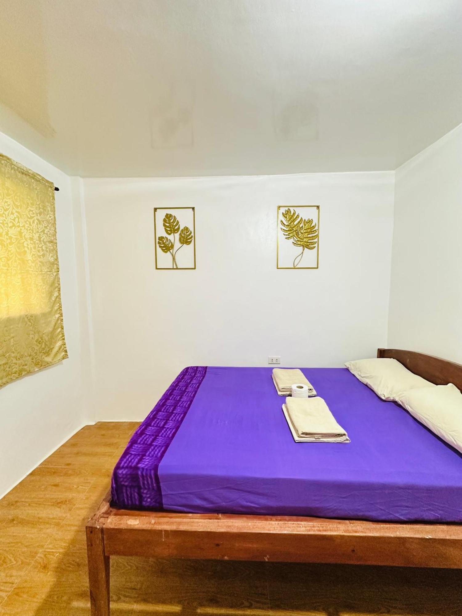 Cris & Mar Homestay Burgos  外观 照片